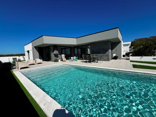 CASA NELIA - Villa Porto Covo in Praia Grande with a heated pool