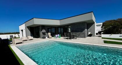 CASA NELIA - Villa Porto Covo in Praia Grande with a heated pool