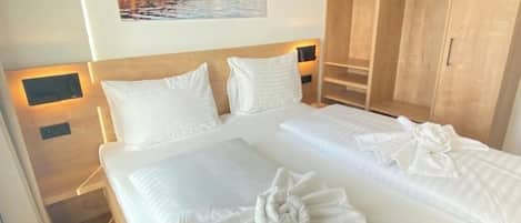 WiFi, bed sheets