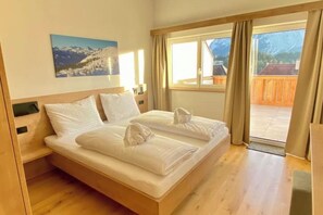 1 bedroom, in-room safe, travel cot, free WiFi - Large apartments comfort (Tauplitz)