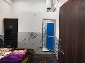 豪華客房 | 折疊床/加床、免費無線上  網、床單