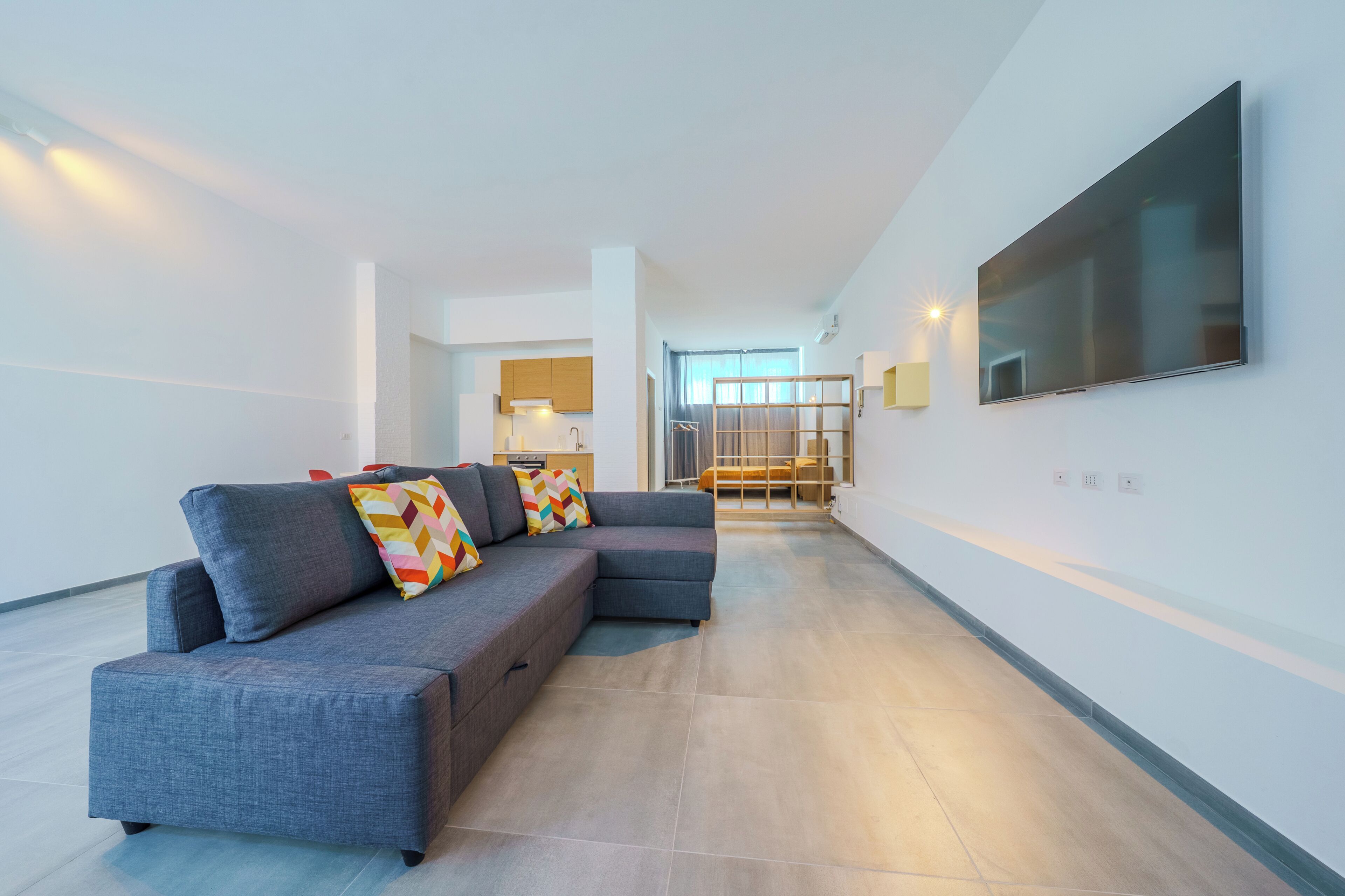 Apartment | Wohnbereich | Flachbildfernseher