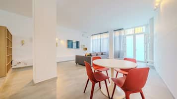 Condo | Dining