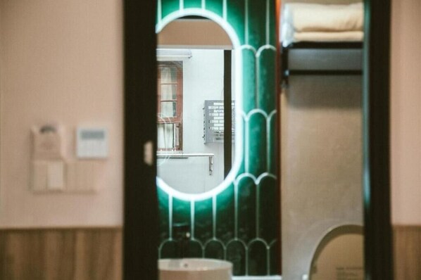 Bathroom - Shanghai Fish Inn People Square (Shanghai)