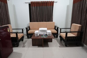 Interior - Lions Den Gir Resort and Adventure Park (Dhari)