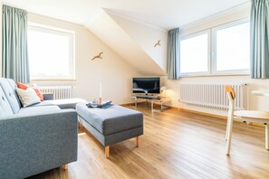 Living area - Beautiful vacation apartment with a view of the Burger Binnensee (Fehmarn)