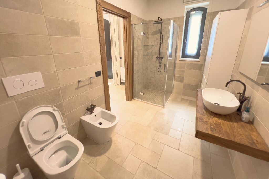 Doccia, asciugacapelli, bidet, asciugamani