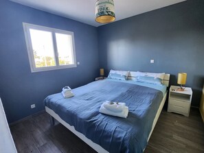 Room - Villa "Anja" with Private Pool, Wi-Fi, and Air Conditioning (Agde)