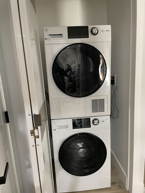 Interior - BRAND NEW Hollywood condo, near Runyon Canyon. Free parking (Los Angeles)