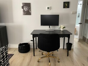 Interior - BRAND NEW Hollywood condo, near Runyon Canyon. Free parking (Los Angeles)