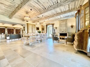 Interior - La Petite Bastide blanche, near Ménerbes village. Heated pools, air conditioning (MENERBES)