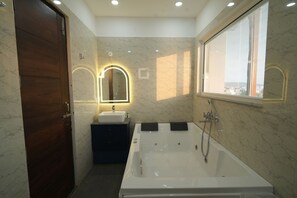 Suíte estúdio básica | Banheiro