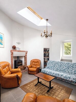 Living area - Charming house in Pornic - 1 min walk to the sea - Quiet private garden (Pornic)