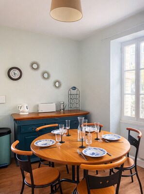 Dining - Charming house in Pornic - 1 min walk to the sea - Quiet private garden (Pornic)