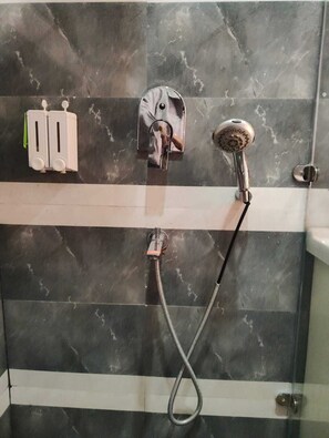 Double Room, Lake View | Bathroom