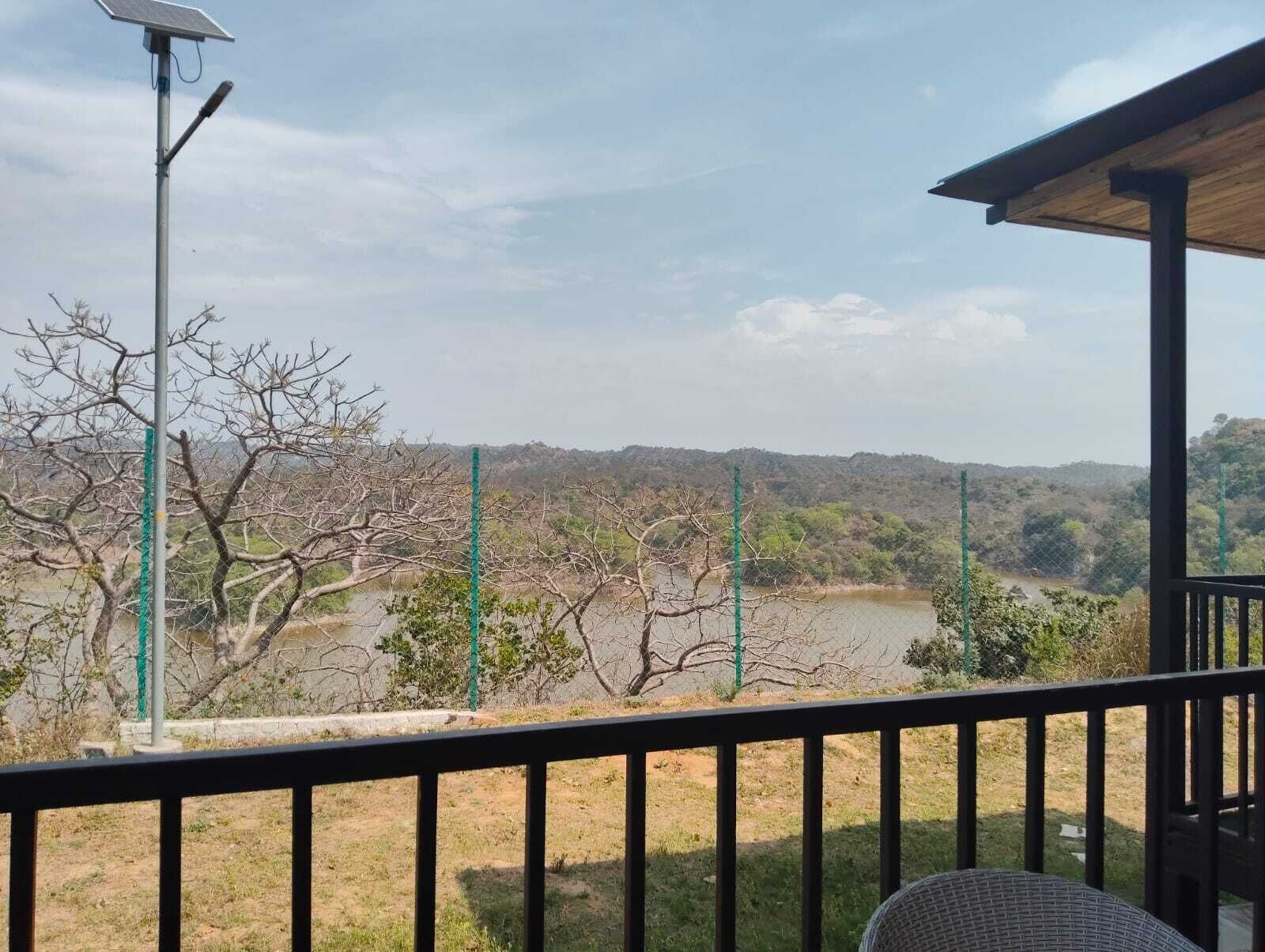 Habitación doble, vistas al lago | Jardines del alojamiento