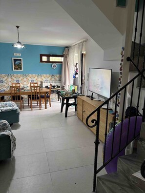 Interior - VILLA GIUSY COZY SEA-MOUNTAIN QUIET AREA IN PARK FREE PARKING SPACES (Vico Equense)