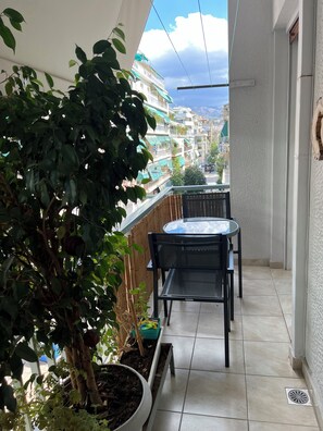 Outdoor dining - Acropolis Aura Apartment (Athina)