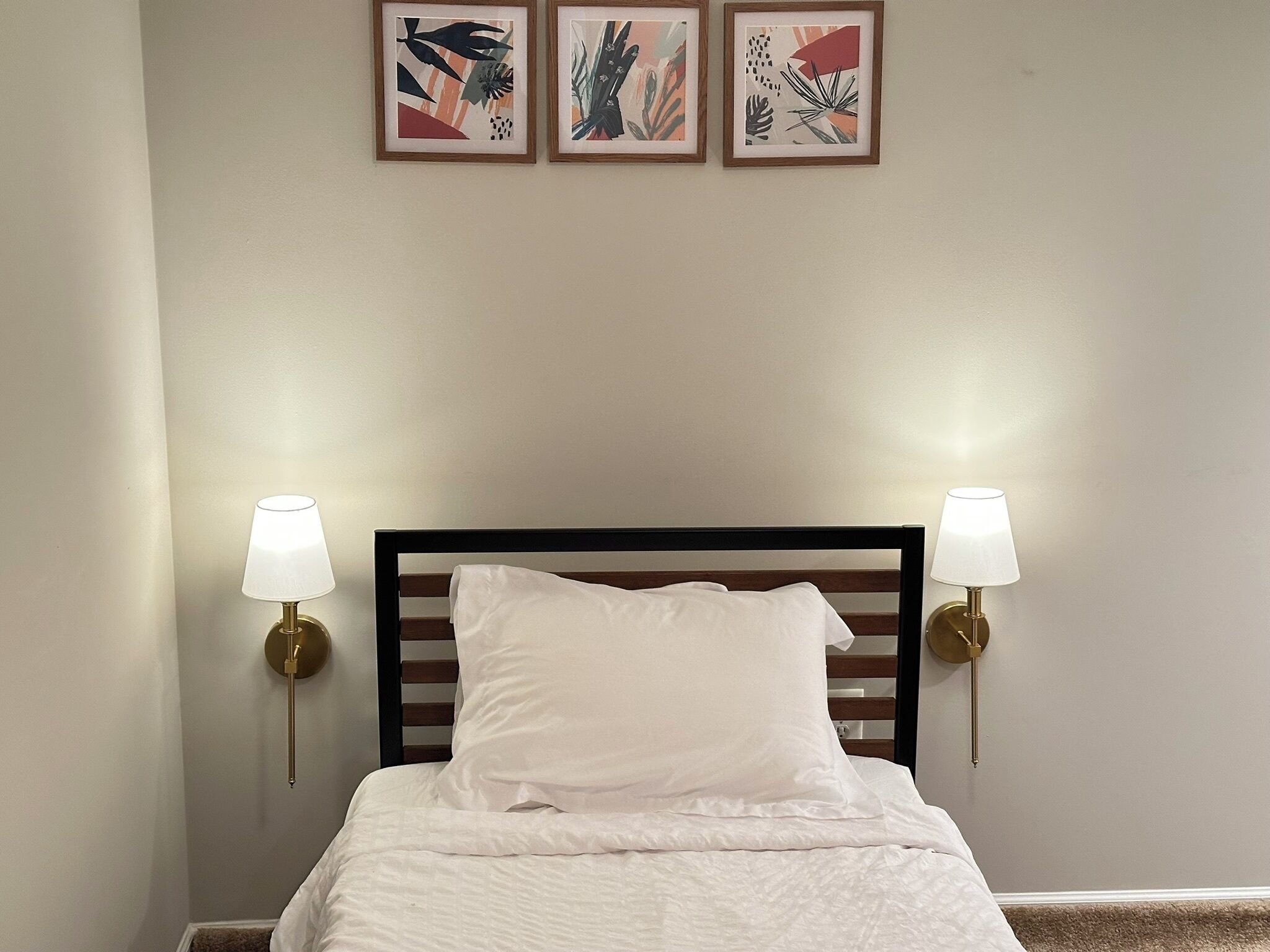 6 bedrooms, iron/ironing board, WiFi, bed sheets