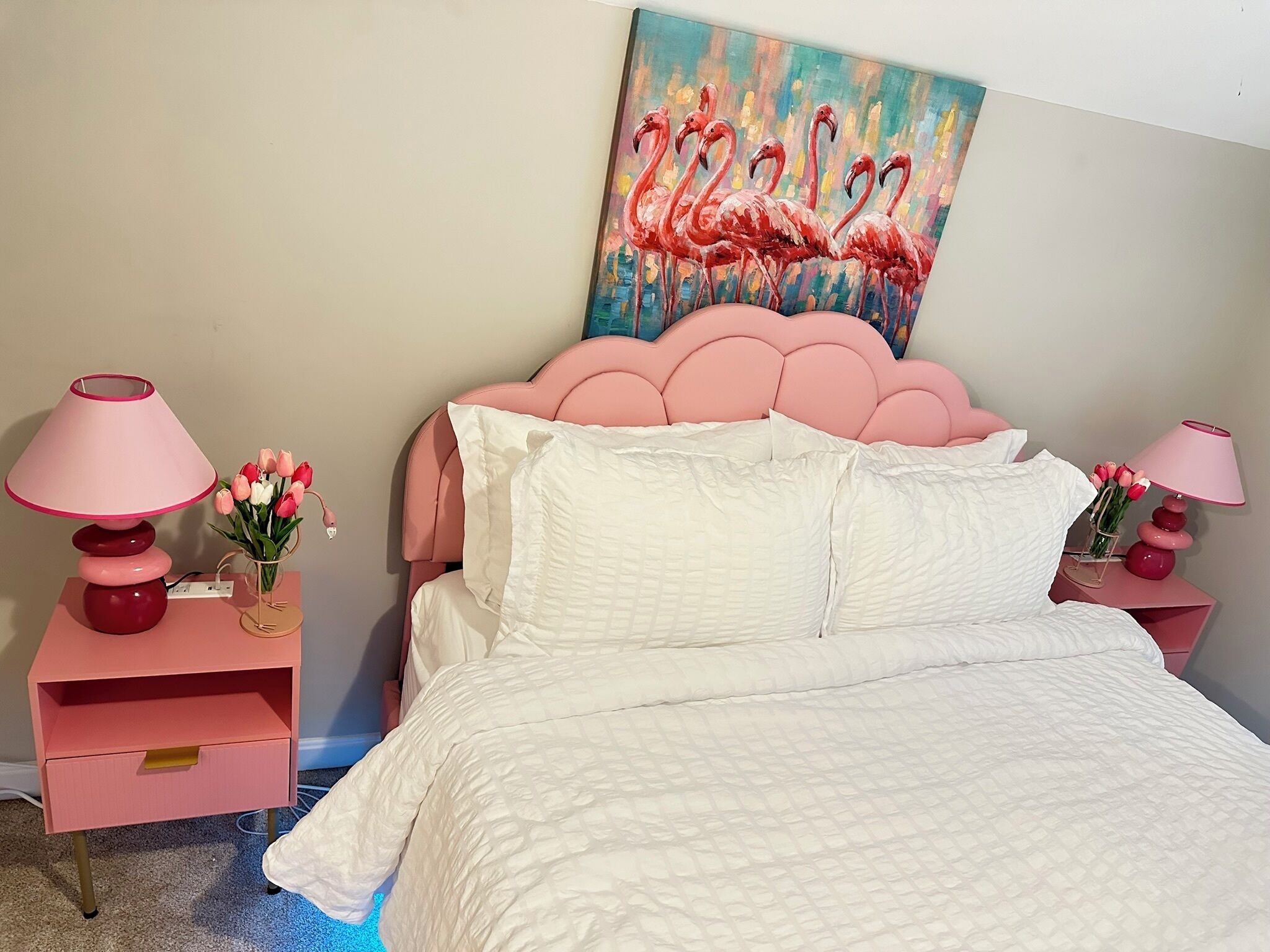 6 bedrooms, iron/ironing board, WiFi, bed sheets