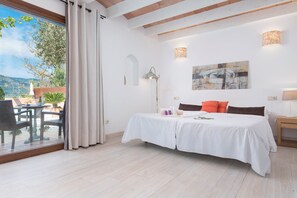 Desk, laptop workspace, free WiFi - Hotel Moscari by CheelHotels (Moscari)