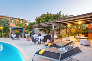 Tempat makan outdoor