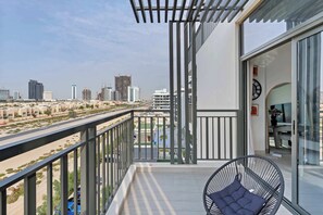 Property grounds - Modern 1BR Escape w Balcony Views and Community Lifestyle (Arjan)