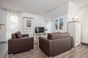 TV, stereo - Bahnhofstraße 10 - Apartment 3 - Holiday apartment in Zingst with balcony near the beach (Zingst)