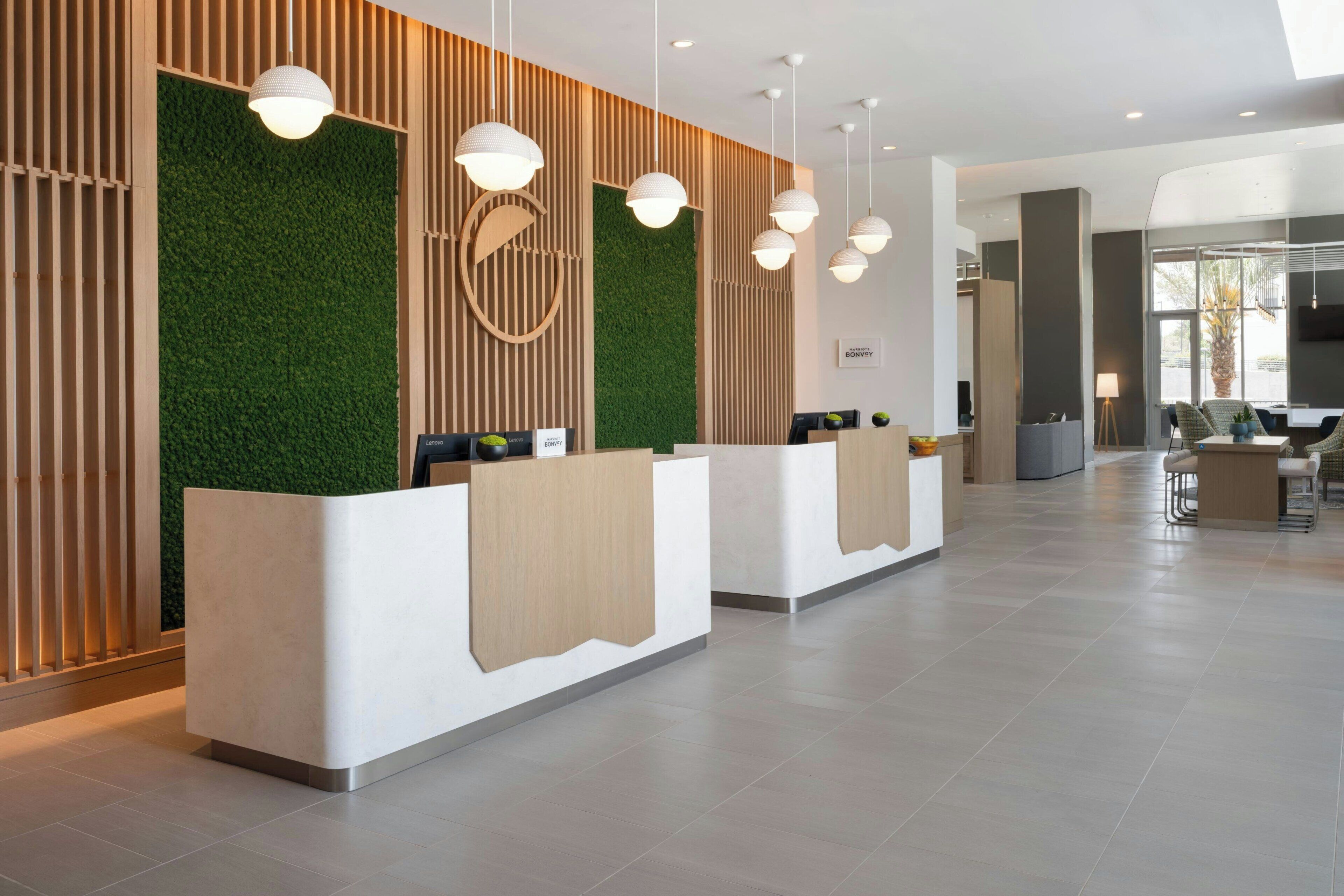 Lobby-lounge