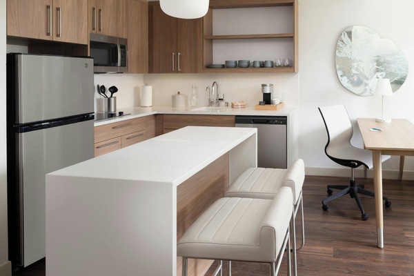 Suite, 1 Bedroom | Laptop workspace, WiFi (free), bed sheets