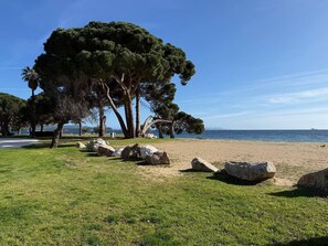 Beach nearby - Duplex T2 refait à neuf en bord de mer (La Londe-les-Maures)