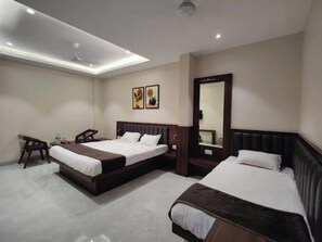 Room - Hotel Bhasmaarti (Ujjain)