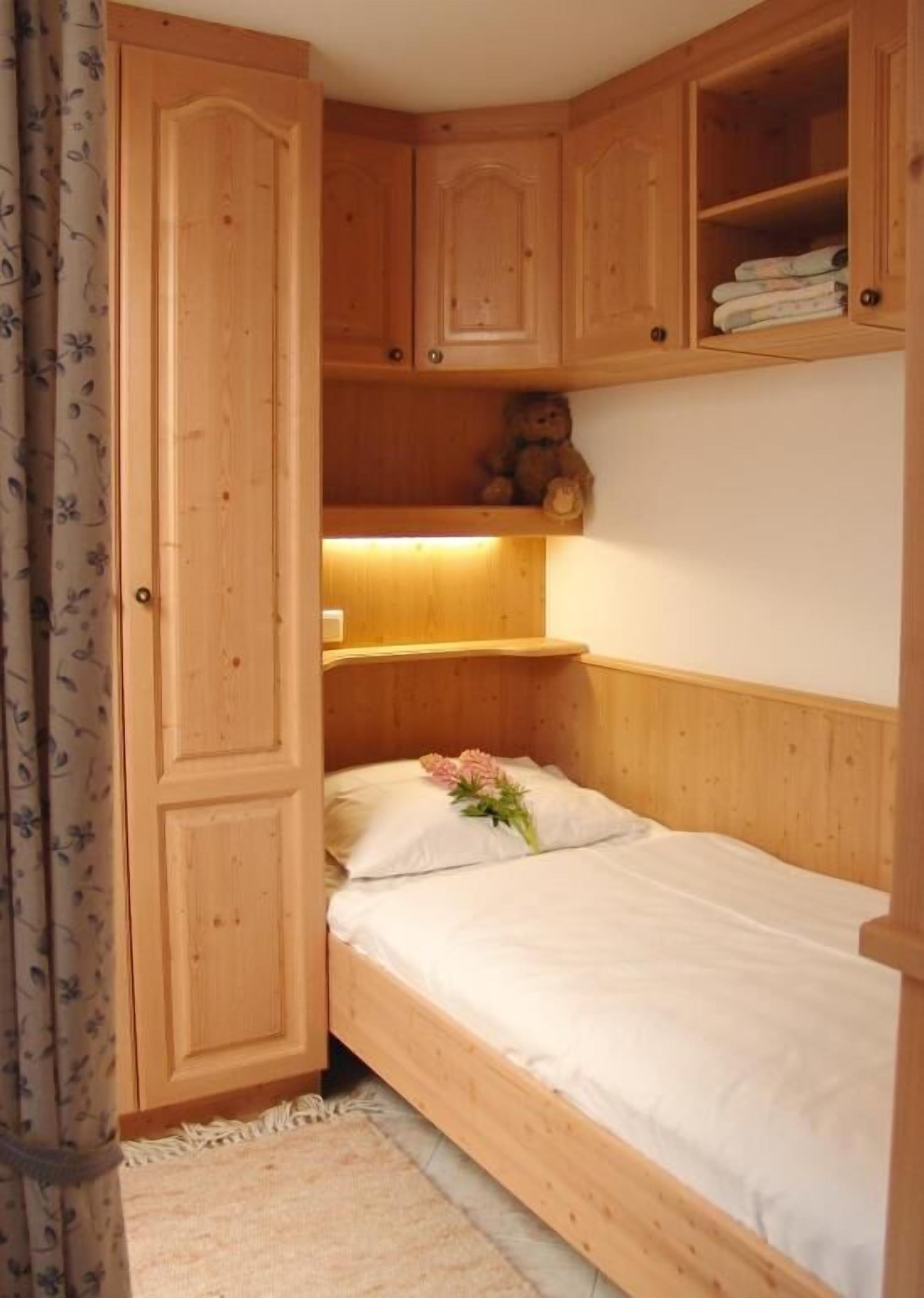 컴포트 스튜디오, 산 전망