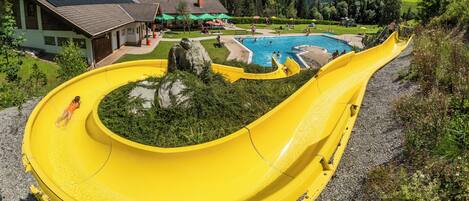 Familieværelse - kæledyr tilladt - udsigt til have | Pool