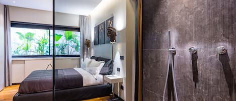Appartement (2 Bedrooms) | Salle de bain | Douche, bidet, serviettes fournies