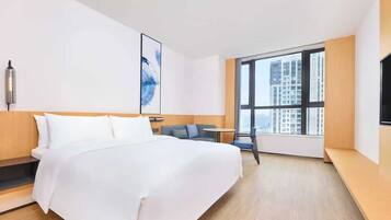 Premium Room, 1 King Bed, Partial Sea View | Free WiFi