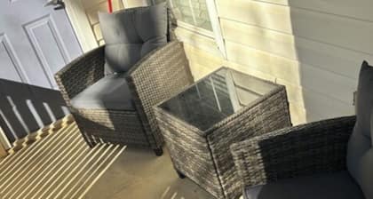 Charming 2-bedroom apartment with AC in superb Kennesaw