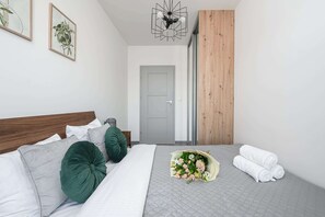 2 bedrooms, desk, iron/ironing board, WiFi - Lumina apart near Centrum Praskie Koneser (New apartment)