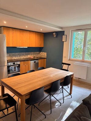 Dining - Vrbo Property (Lyon)
