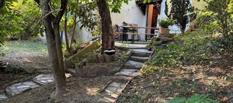 Complete accommodation in a green area in the heart of the city