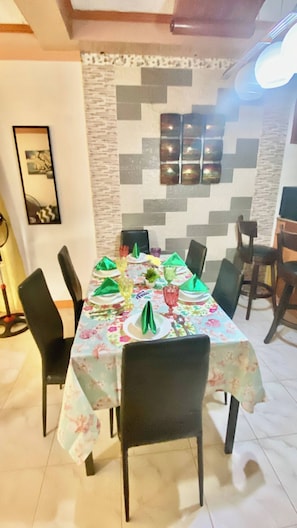 Casa, 3 habitaciones, para fumadores | Comedor