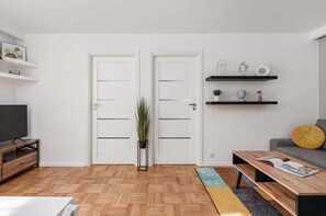 TV - Lumina apart with balcony in heart Warsaw (Warszawa BIG)