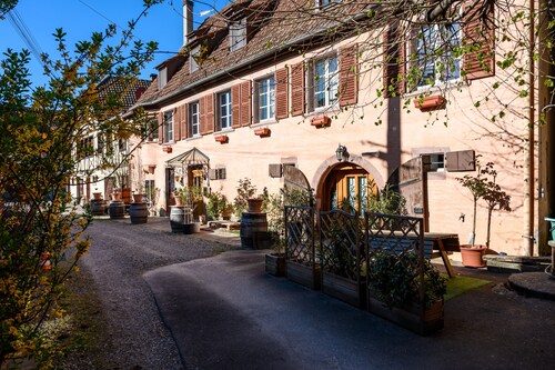 Chambre d’hôtes « Demeure D’antan – Cassandre » avec terrasse et jardin communs, Wi-Fi
