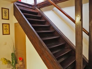 Interior - Bed and Breakfast 'Demeure D'antan - Chambre Cassandre' with Shared Terrace, Shared Garden and Wi-Fi (Beblenheim)