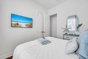 3 bedrooms, iron/ironing board, travel crib, free WiFi - Palm Tree Paradise 30A by Stay on 30a (Inlet Beach)