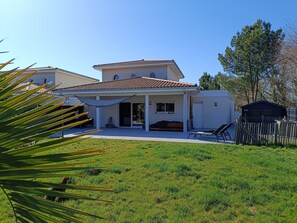 Exterior - Villa Oihan in Lege-Cap Ferret. Ideal for families, baby-friendly (LÈGE-CAP-FERRET)