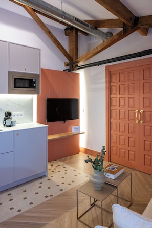 Apartment, City View | Interior