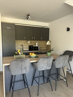 Fridge, microwave, oven, dishwasher - Apartment Mariner 1 with heated pool (Zaton)