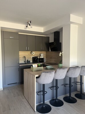 Fridge, microwave, oven, dishwasher - Apartment Mariner 2 with heated pool (Zaton)