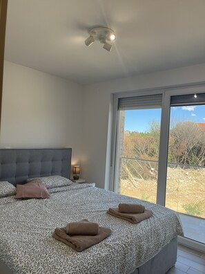 2 bedrooms, iron/ironing board, free WiFi, bed sheets - Apartment Mariner 2 with heated pool (Zaton)